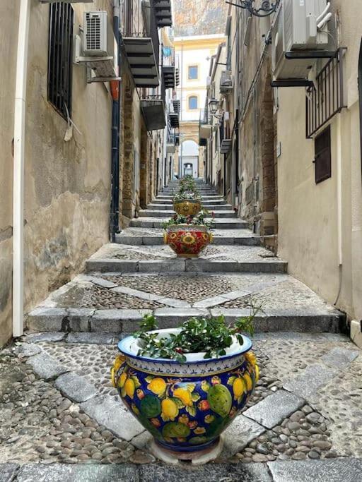 Angelina'S Apartment Cefalu Exterior photo